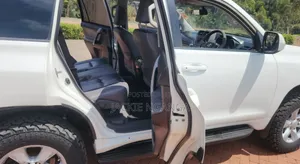 Toyota Land Cruiser Prado 2010 White