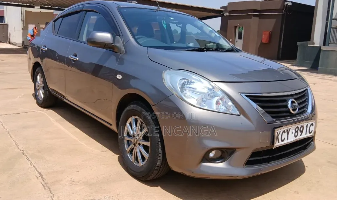 Nissan Latio 1.2 2013 Brown