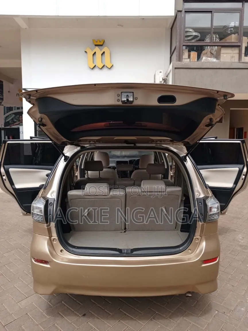 Toyota Wish 2012 Gold