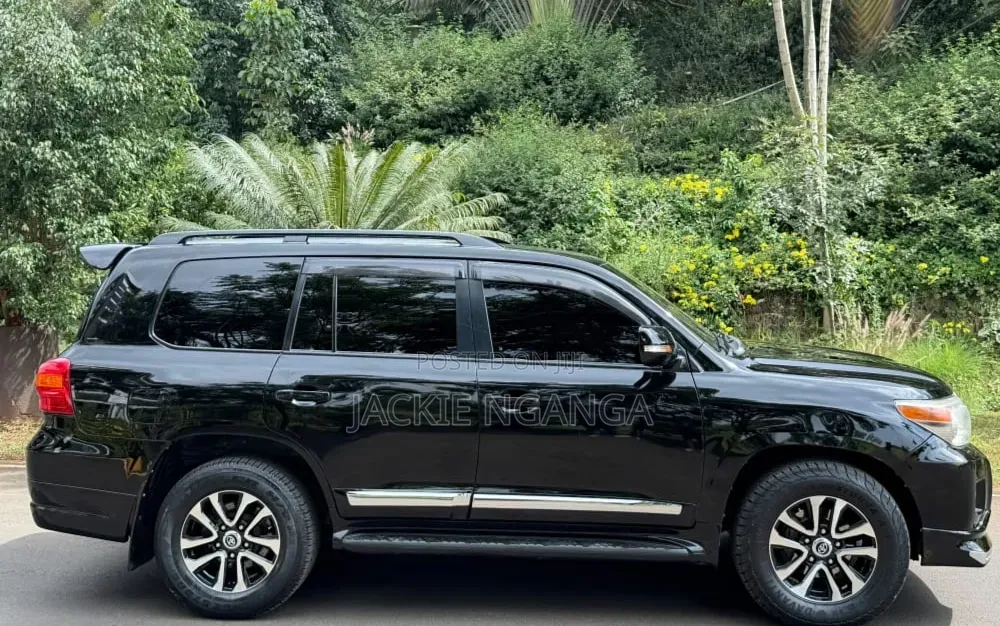 Toyota Land Cruiser 2012 Black
