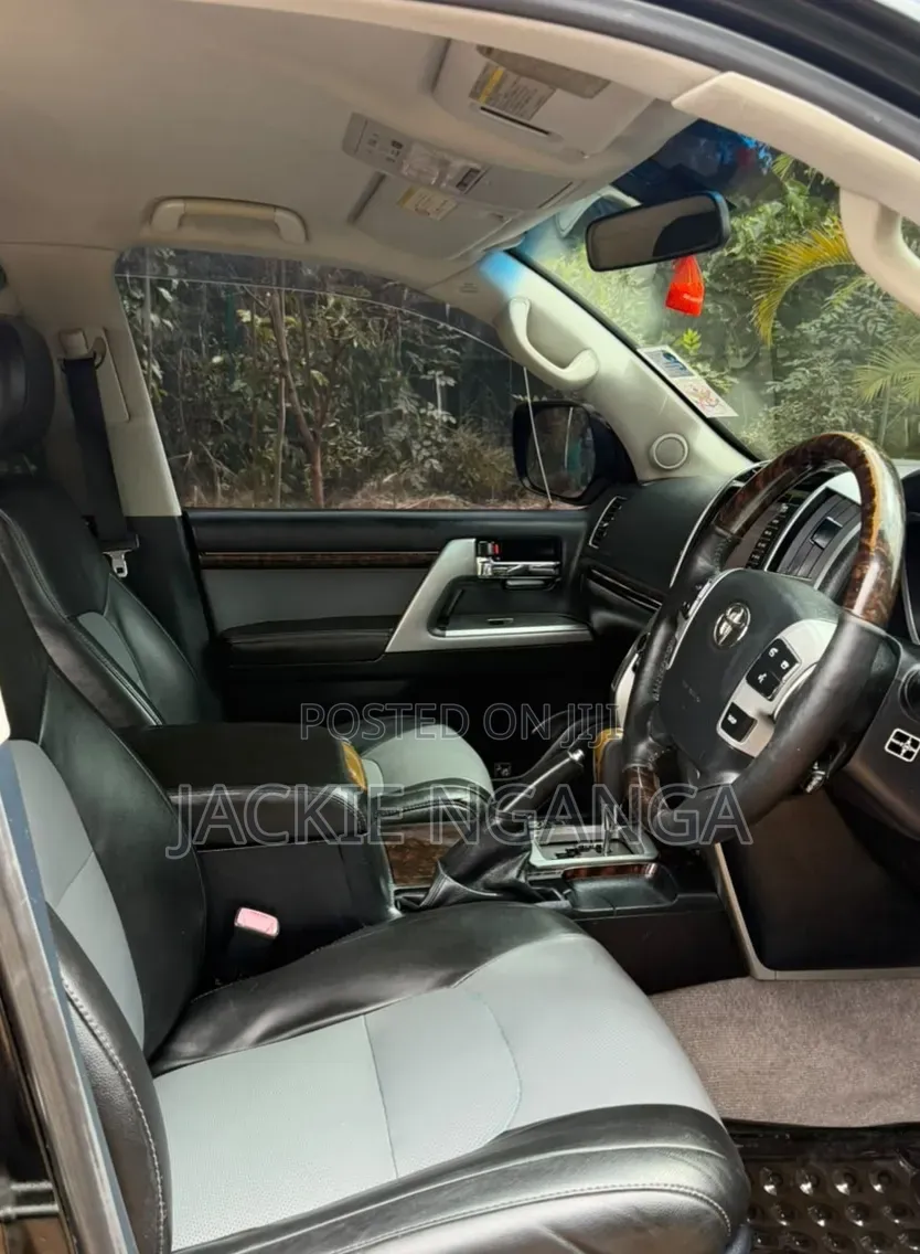Toyota Land Cruiser 2012 Black