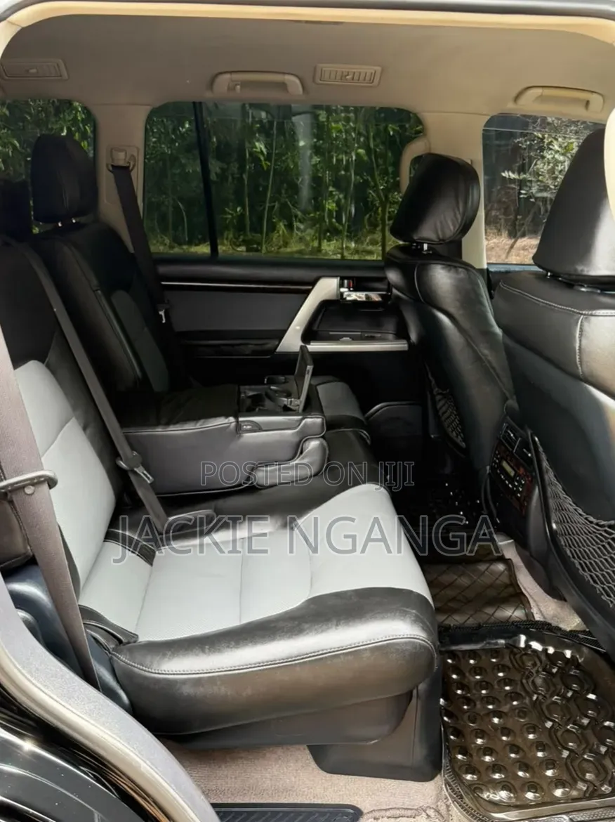 Toyota Land Cruiser 2012 Black