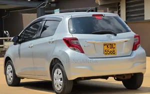 Toyota Vitz 2015 Silver