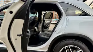 Mercedes-Benz GLC-Class 2019 White