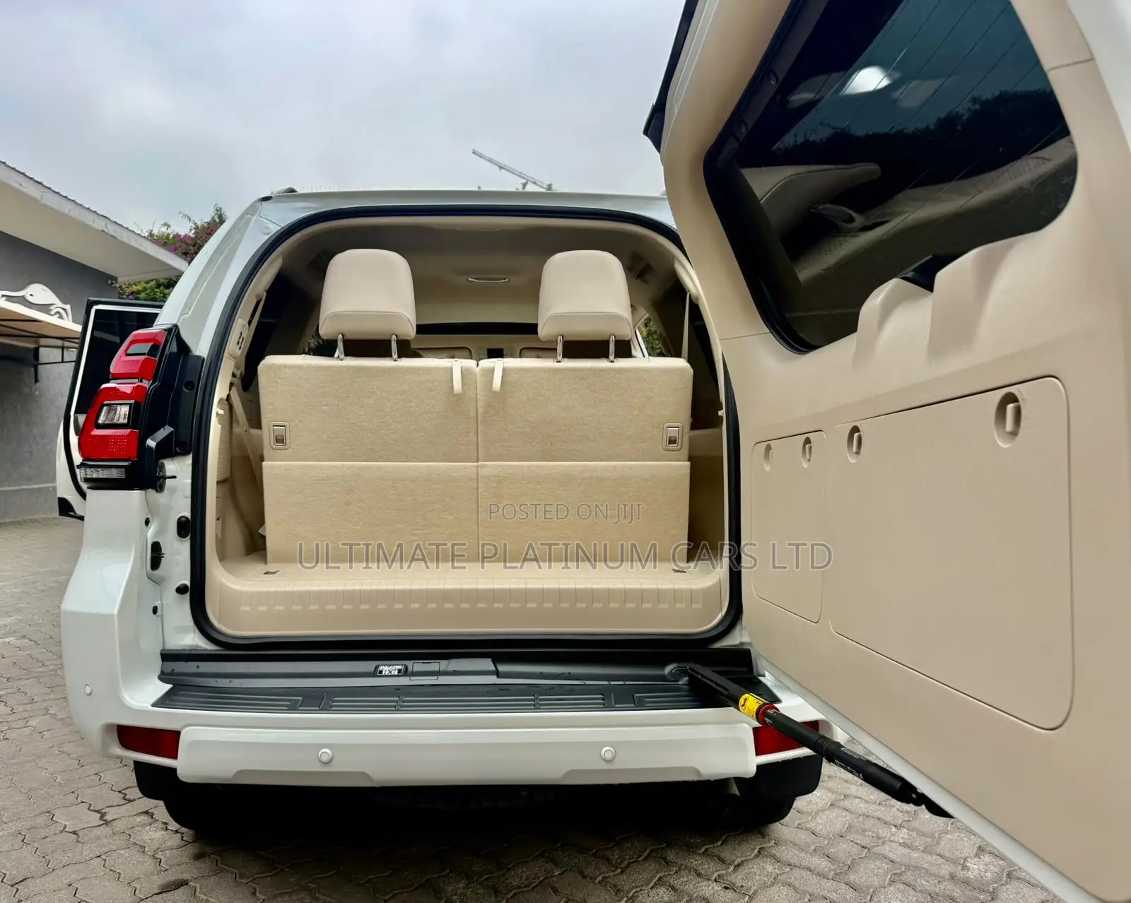 Toyota Land Cruiser Prado 2.8 2022 Pearl