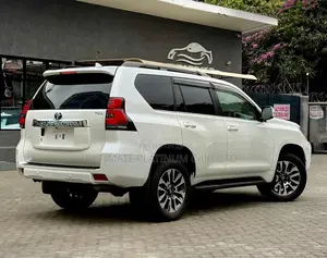 Toyota Land Cruiser Prado 2.8 2022 Pearl