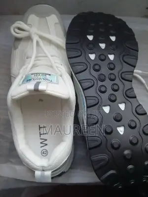 Men White Sport Shoes