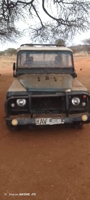Land Rover Defender 1998 Green