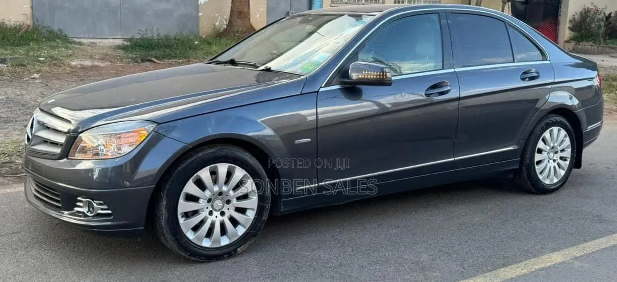 Mercedes-Benz C180 2012 Gray