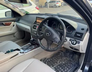 Mercedes-Benz C180 2012 Gray