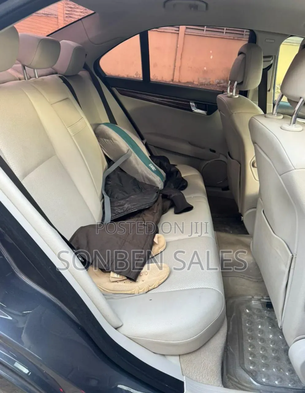 Mercedes-Benz C180 2012 Gray