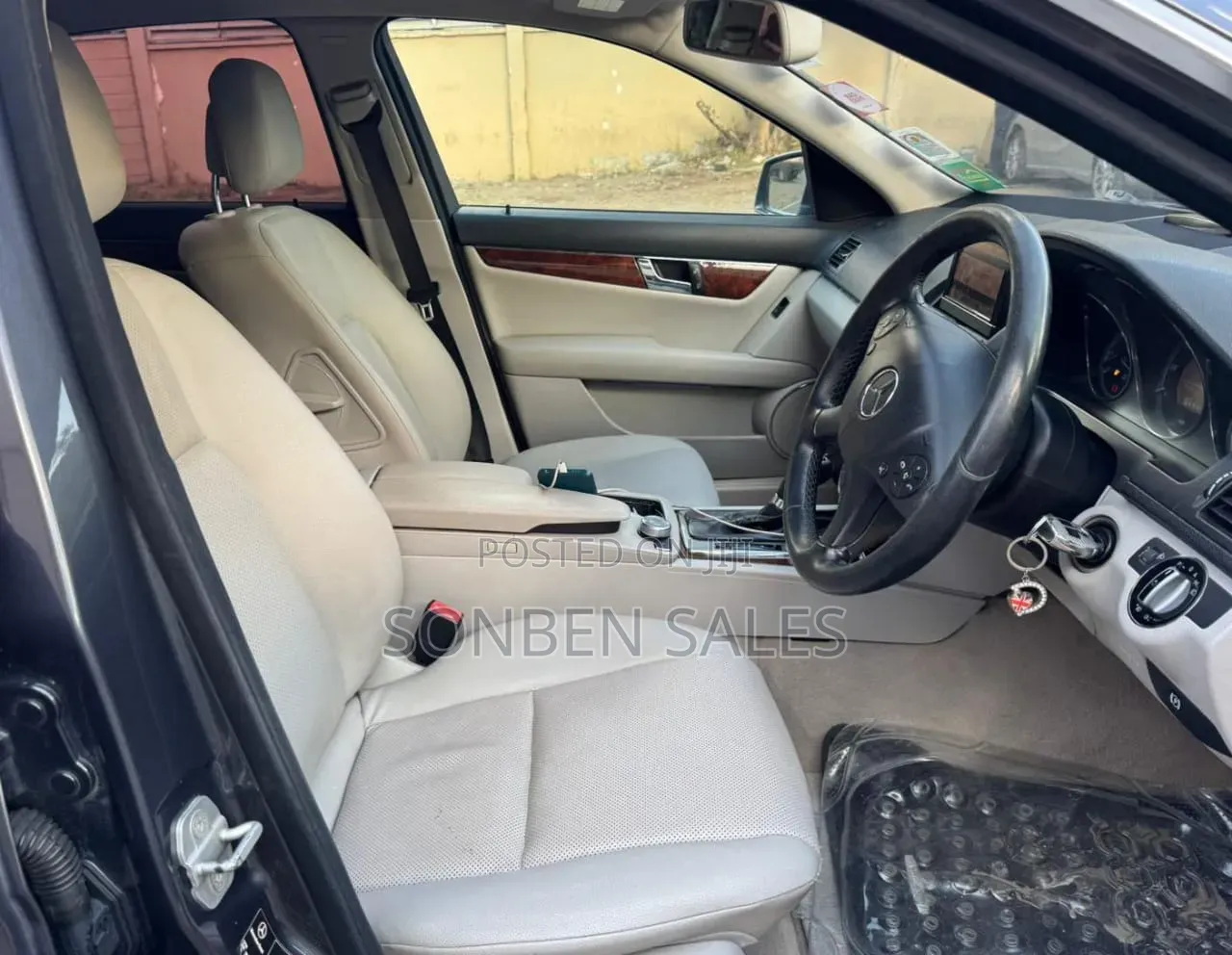 Mercedes-Benz C180 2012 Gray