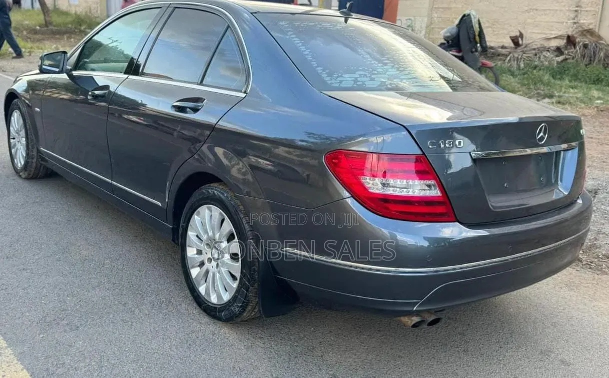 Mercedes-Benz C180 2012 Gray