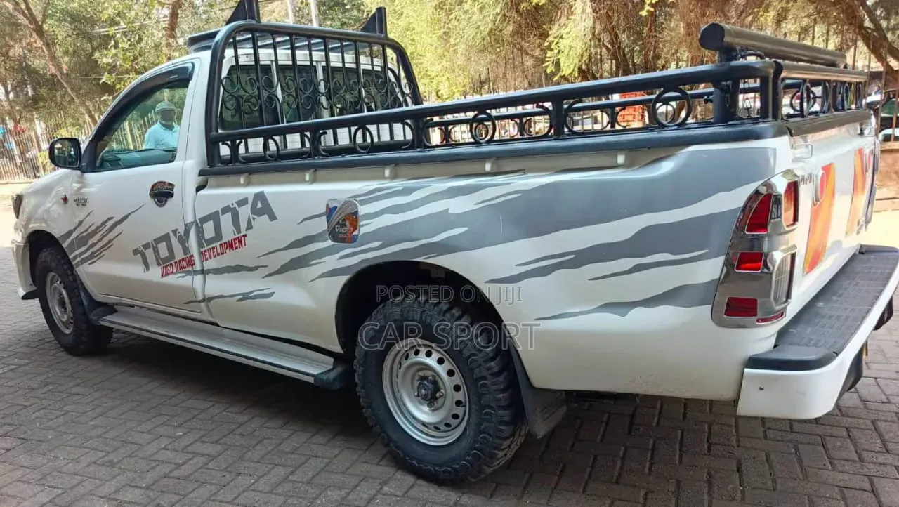 Toyota Hilux 2015 White