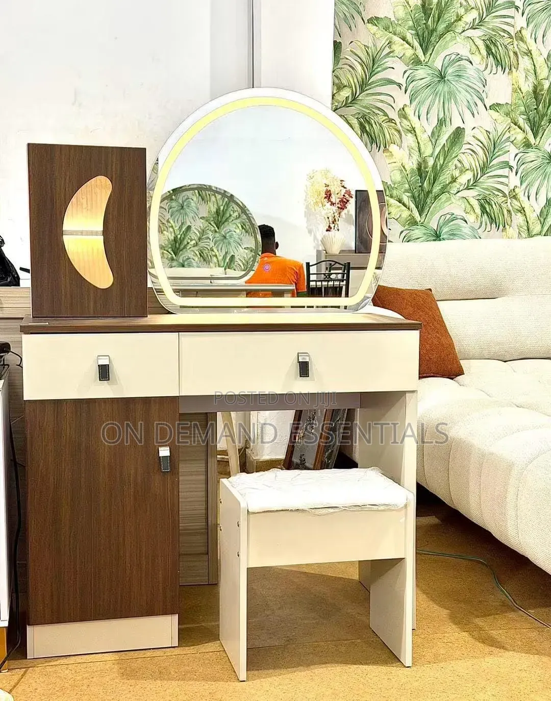 Vanity Dressing Table With Lighting