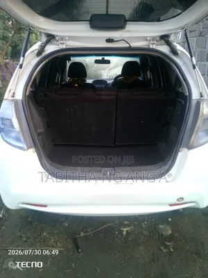 Honda Fit 2012 Pearl