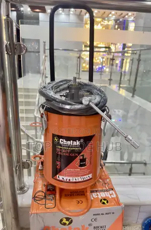 Chetak Hand Operated Bucket Grease Gun With Wheels 10Kgs Capacity