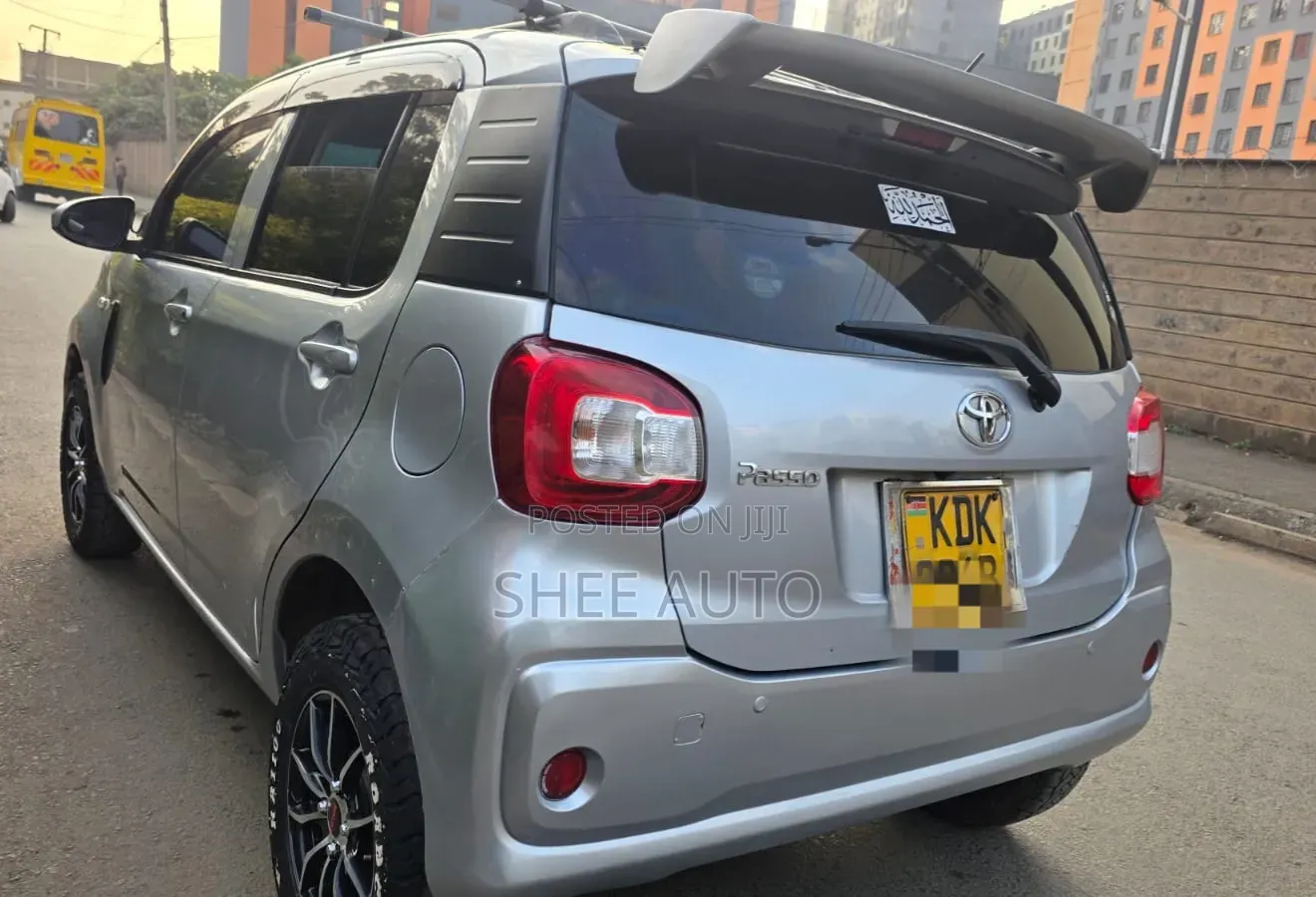 Toyota Passo 2016 Silver