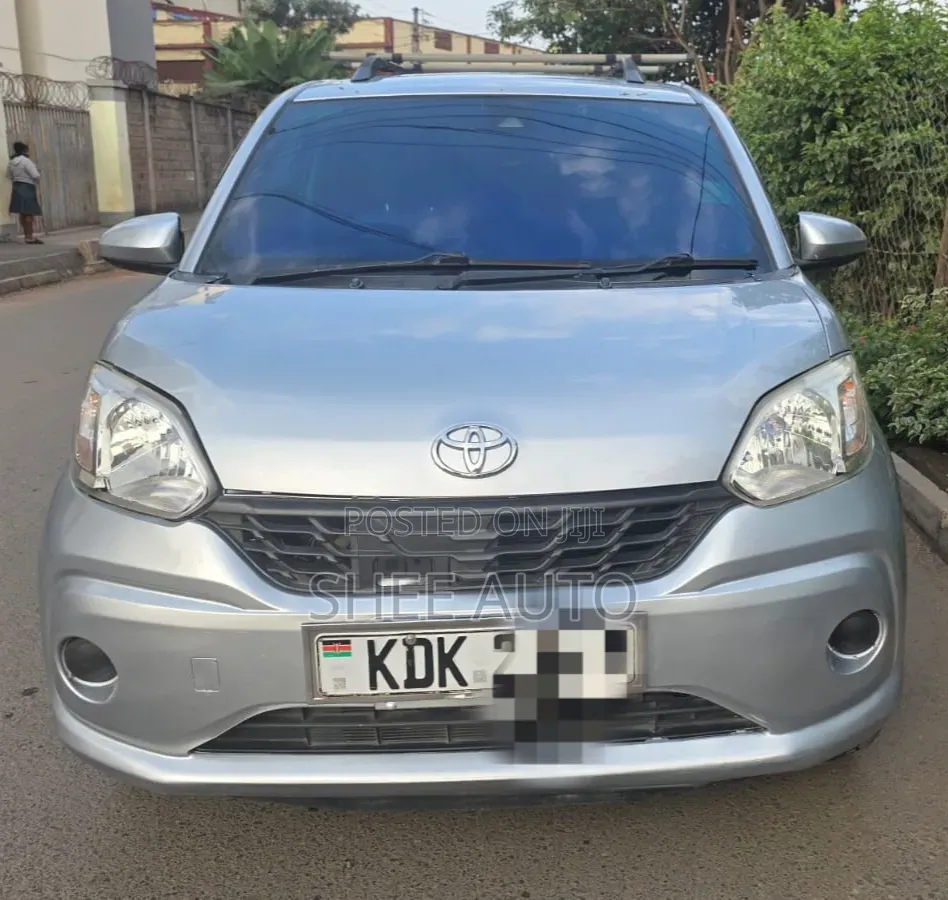 Toyota Passo 2016 Silver