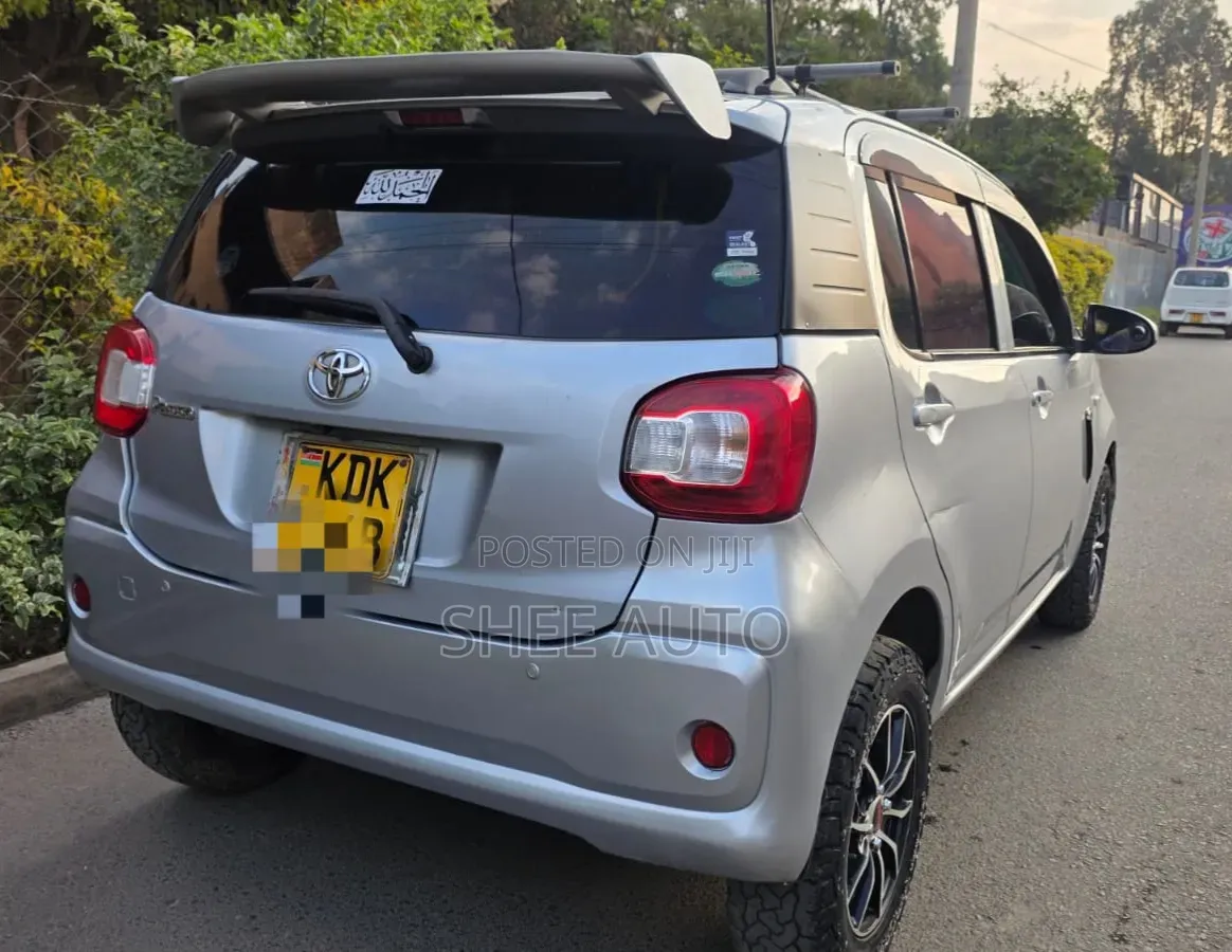 Toyota Passo 2016 Silver