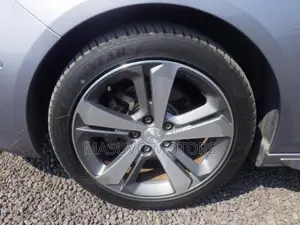 Peugeot 308 2019 Gray