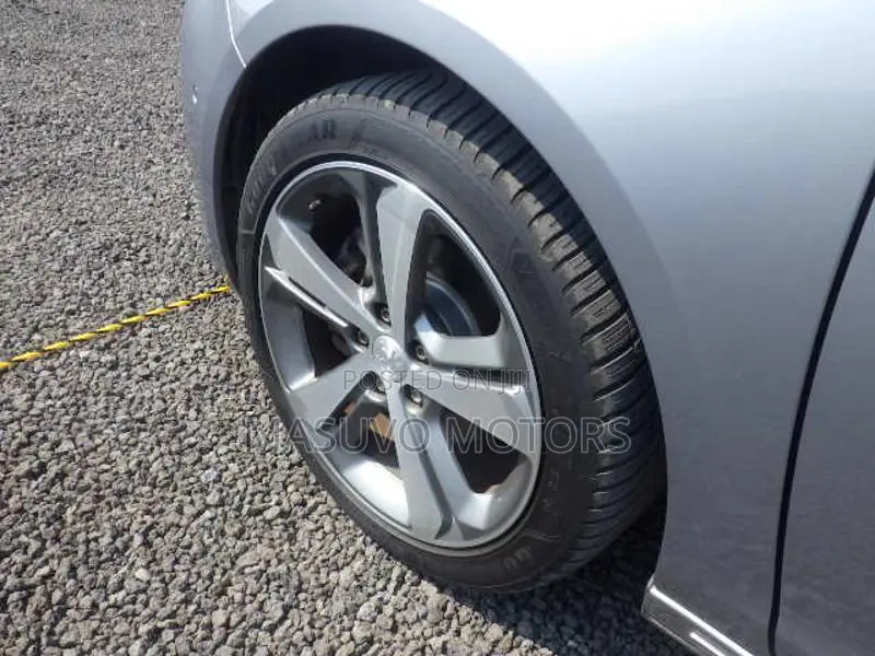 Peugeot 308 2019 Gray