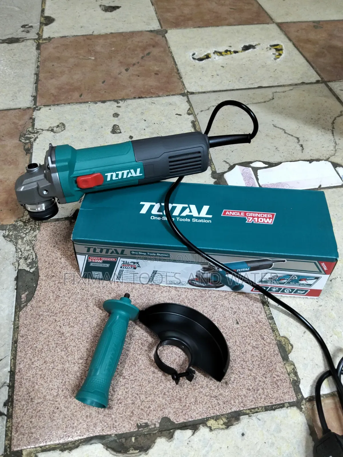 High Speed Total Angle Grinder 240 v 710W and FREE Cutting Disc