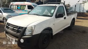 Isuzu D-MAX 2012 White