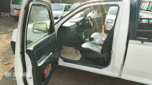 Isuzu D-MAX 2012 White