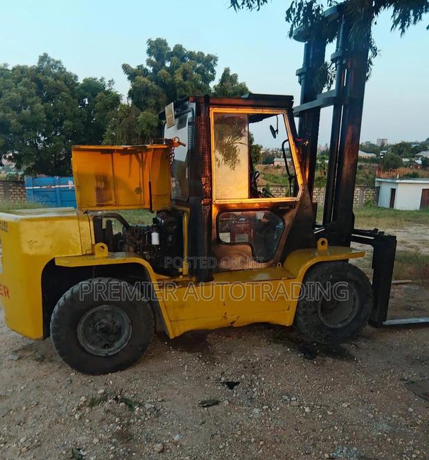 Clean HYSTER 7 Ton Folklift - thumbnail 4