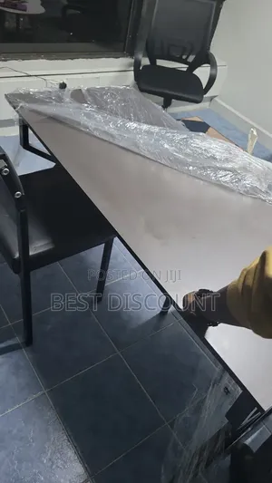 Office Table. Office Desk 1m