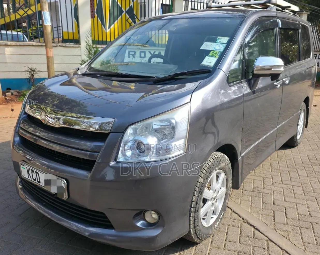 Toyota Noah 2008 Gray