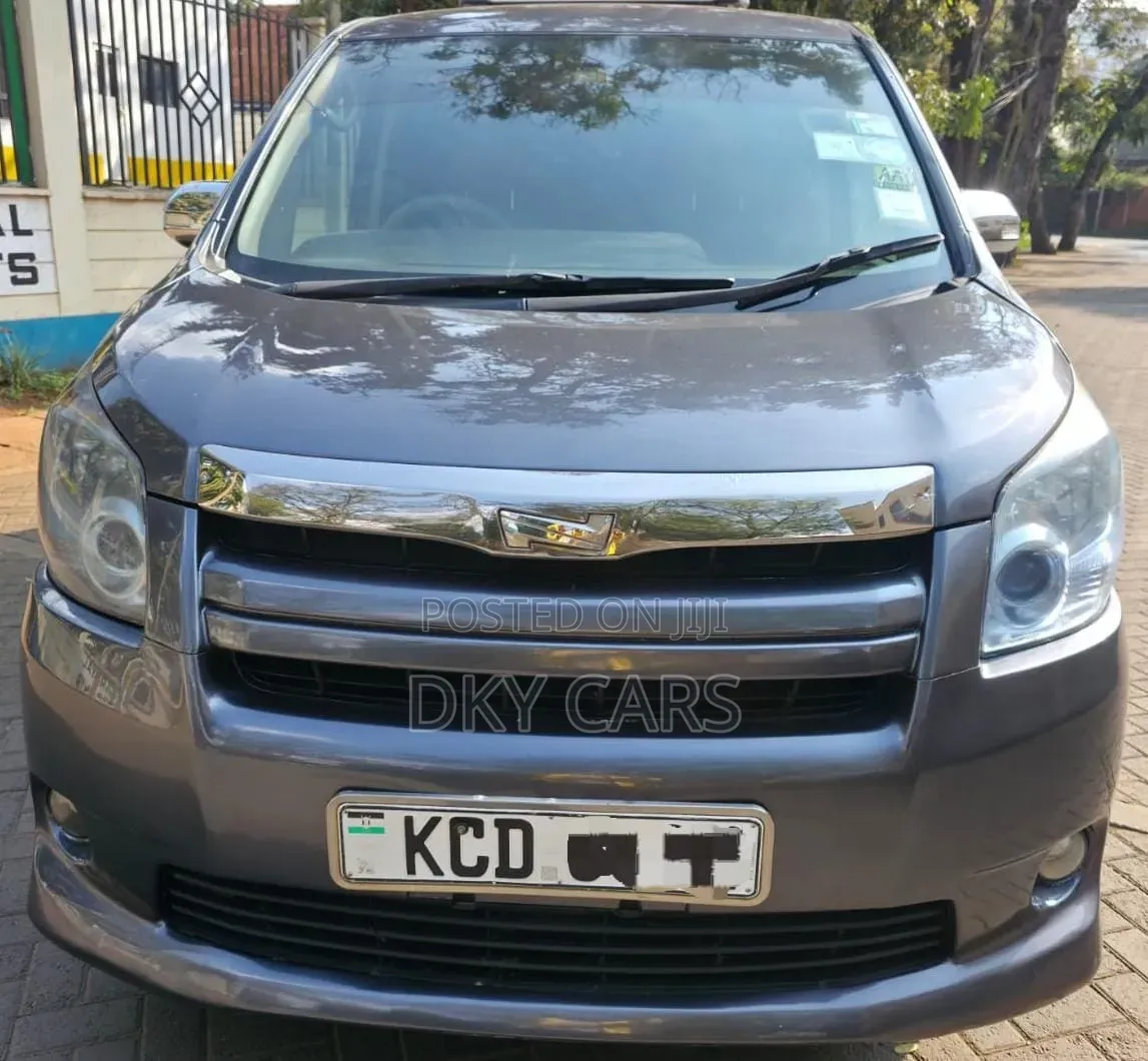 Toyota Noah 2008 Gray