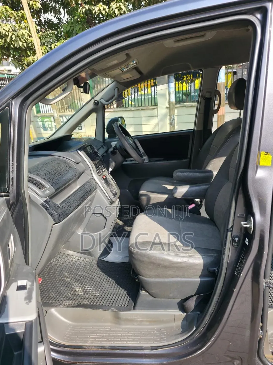 Toyota Noah 2008 Gray