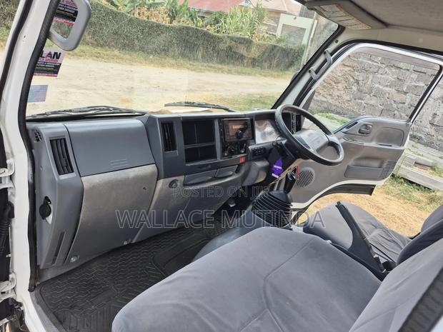 Isuzu Elf 2013 - thumbnail 6