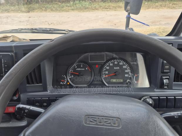 Isuzu Elf 2013 - thumbnail 12