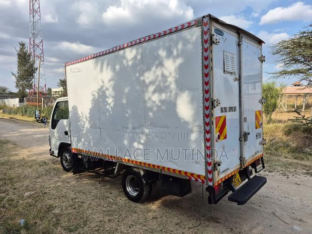 Isuzu Elf 2013 - thumbnail 16