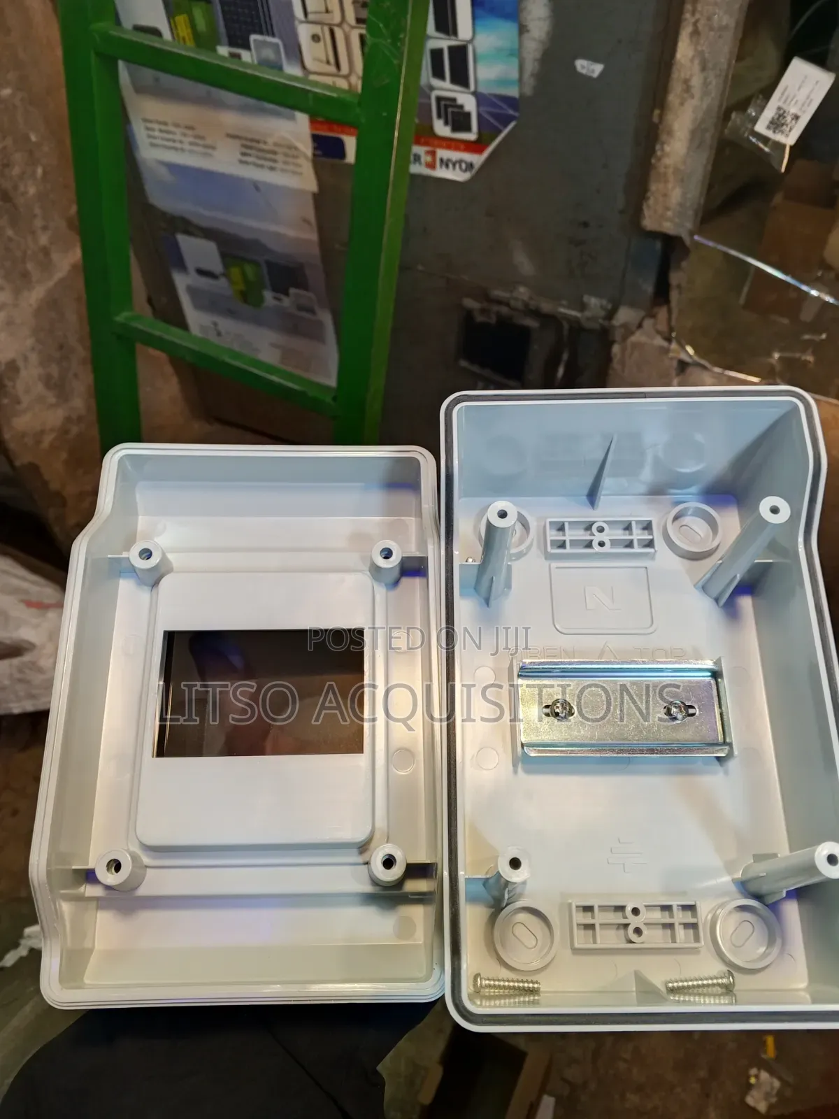 VOLTRIQ 5-Way Weatherproof Distribution Board IP66 Consumer Unit