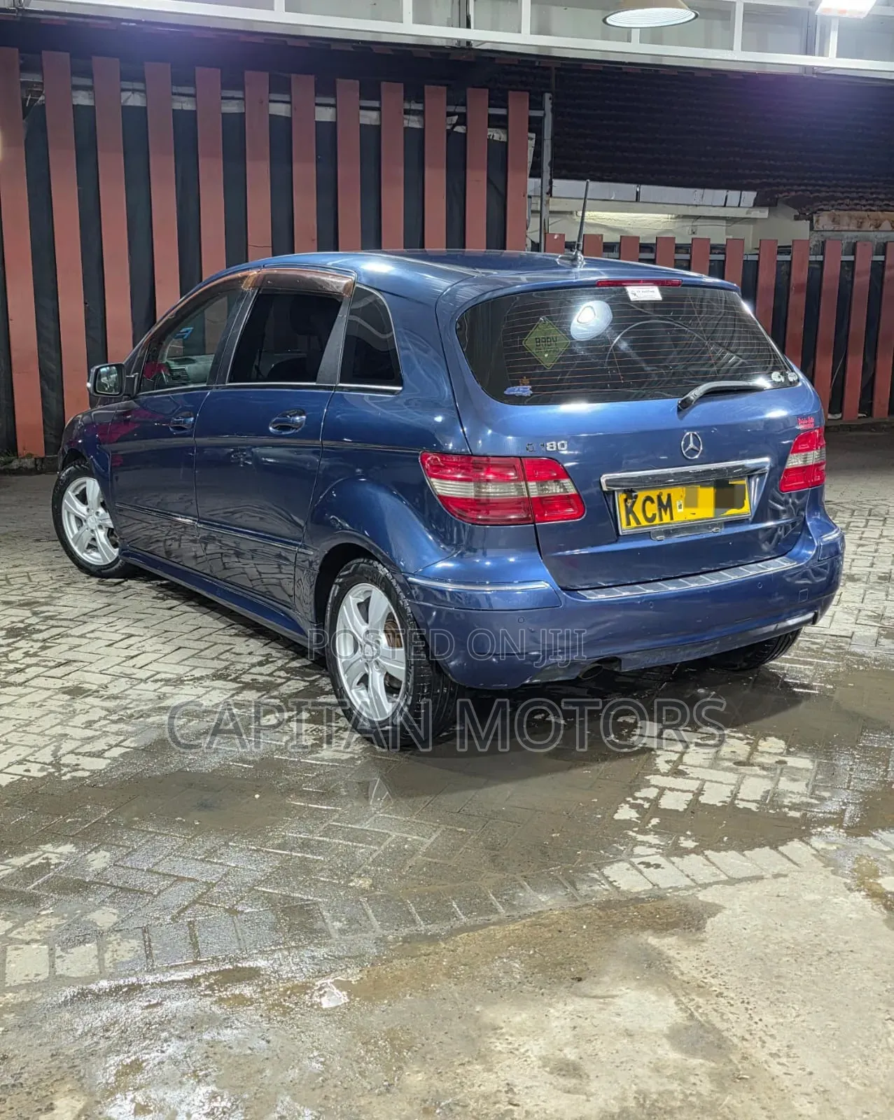 Mercedes-Benz B-Class B180 Petrol 2010 Blue