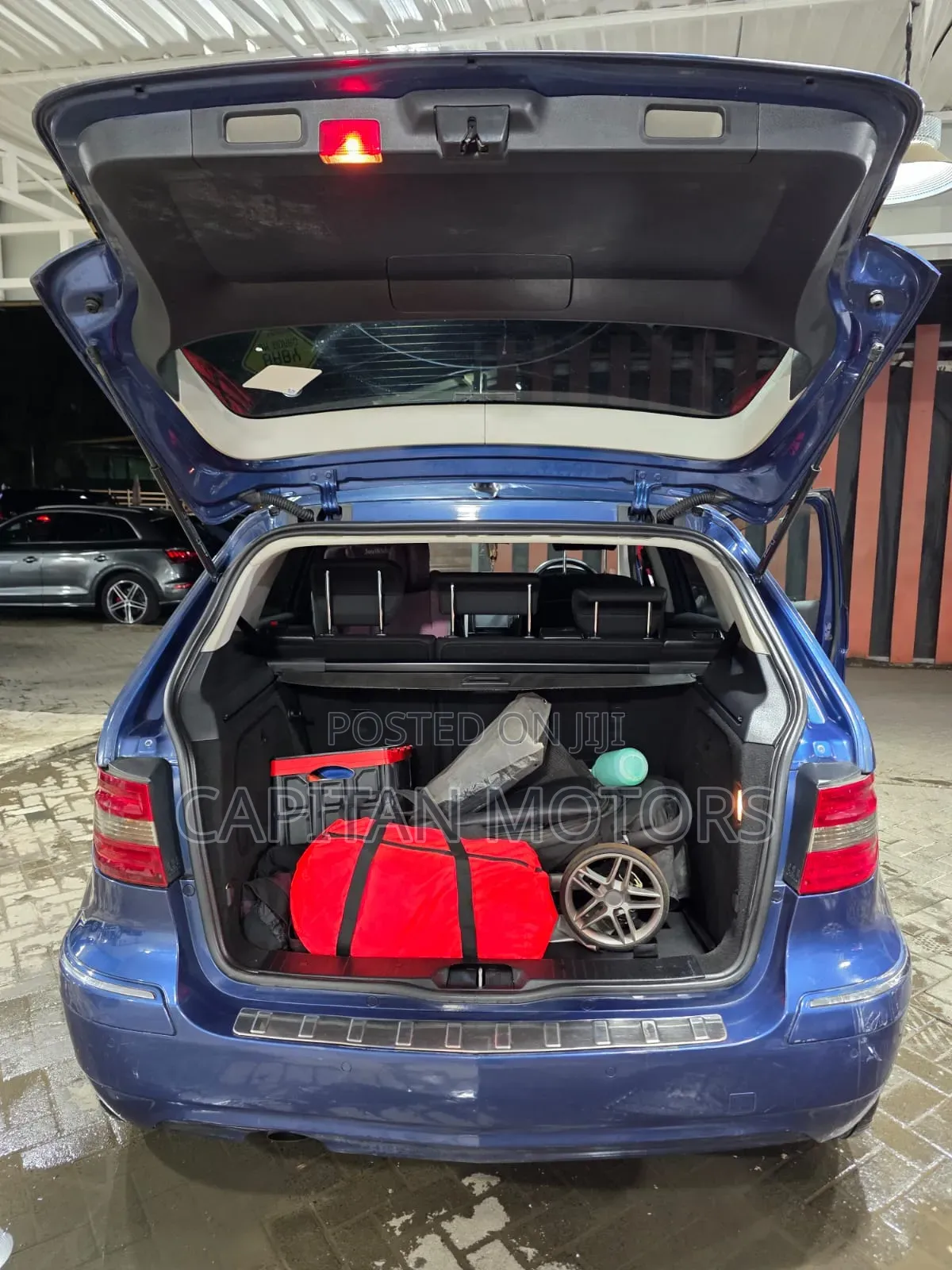 Mercedes-Benz B-Class B180 Petrol 2010 Blue