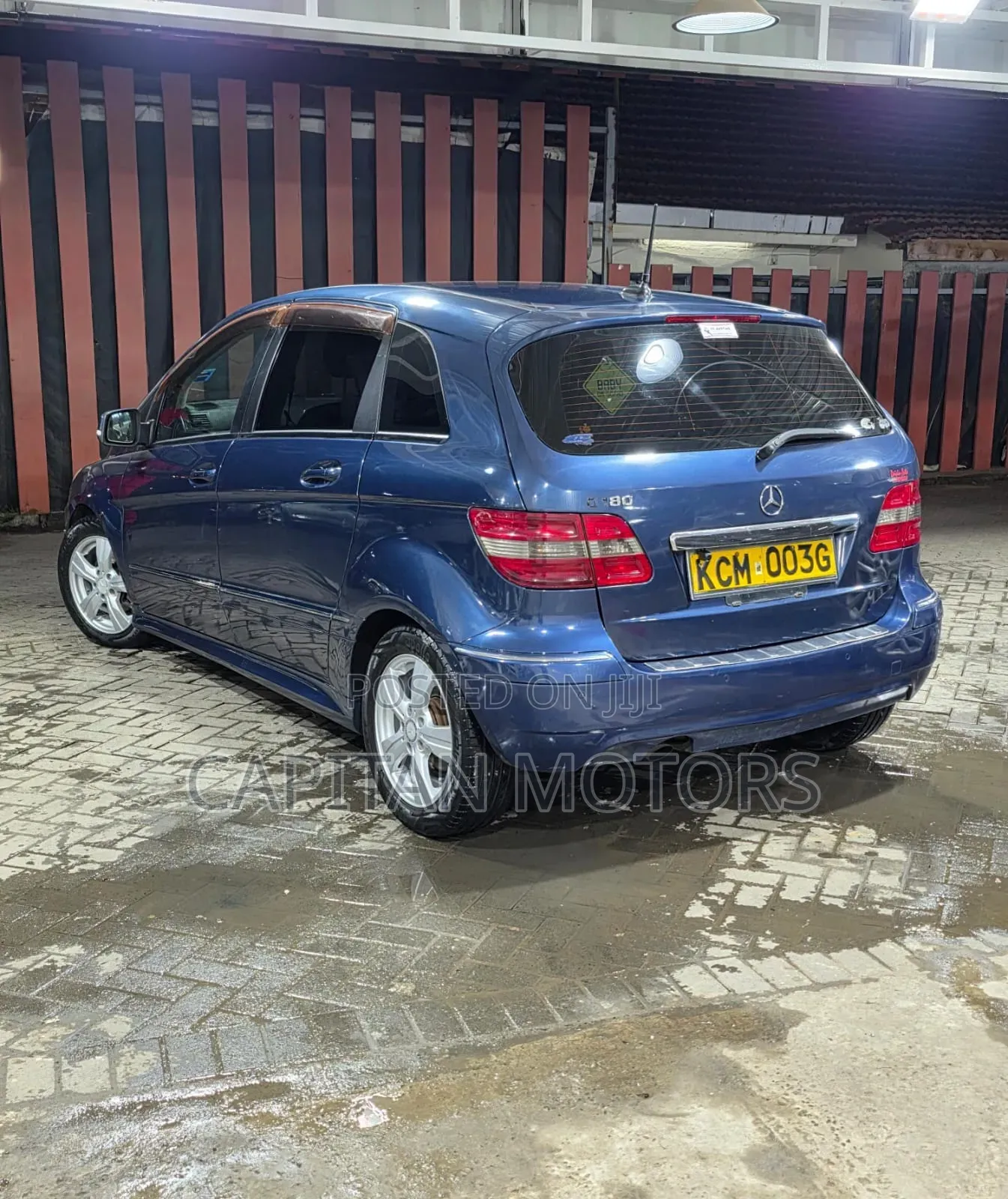 Mercedes-Benz B-Class B180 Petrol 2010 Blue