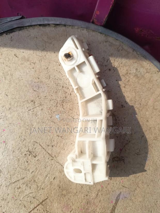 Front Bumper Slide/Holder Mitsubishi Pajero - thumbnail 2