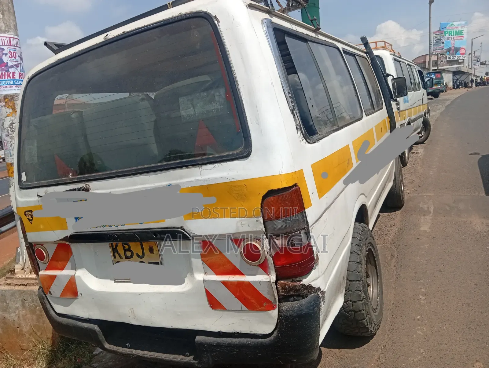 Toyota HiAce 2000 White