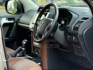 Toyota Land Cruiser Prado 2021 Black