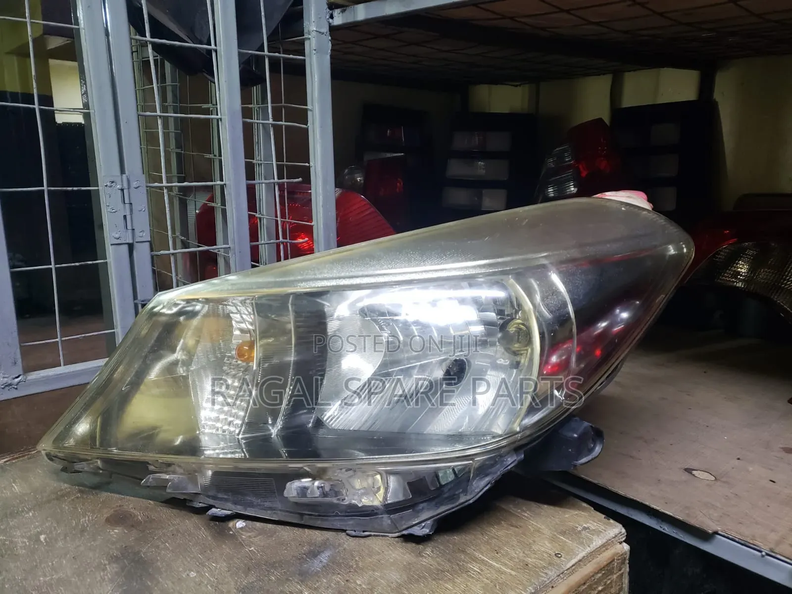 Vitz Jewella Headlights Non Xenon