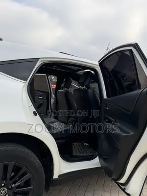 Toyota Harrier 2.0 2017 Pearl