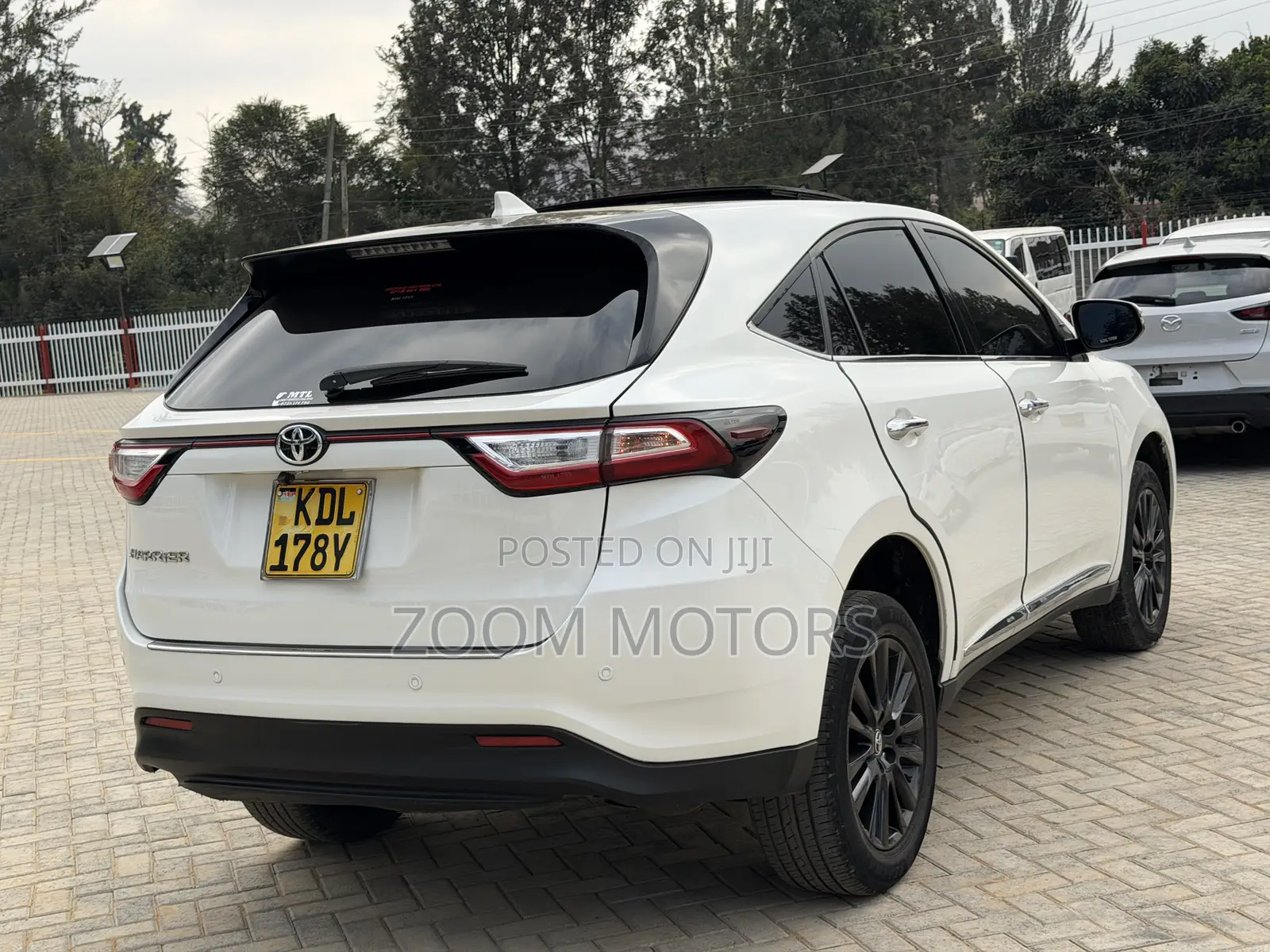 Toyota Harrier 2.0 2017 Pearl