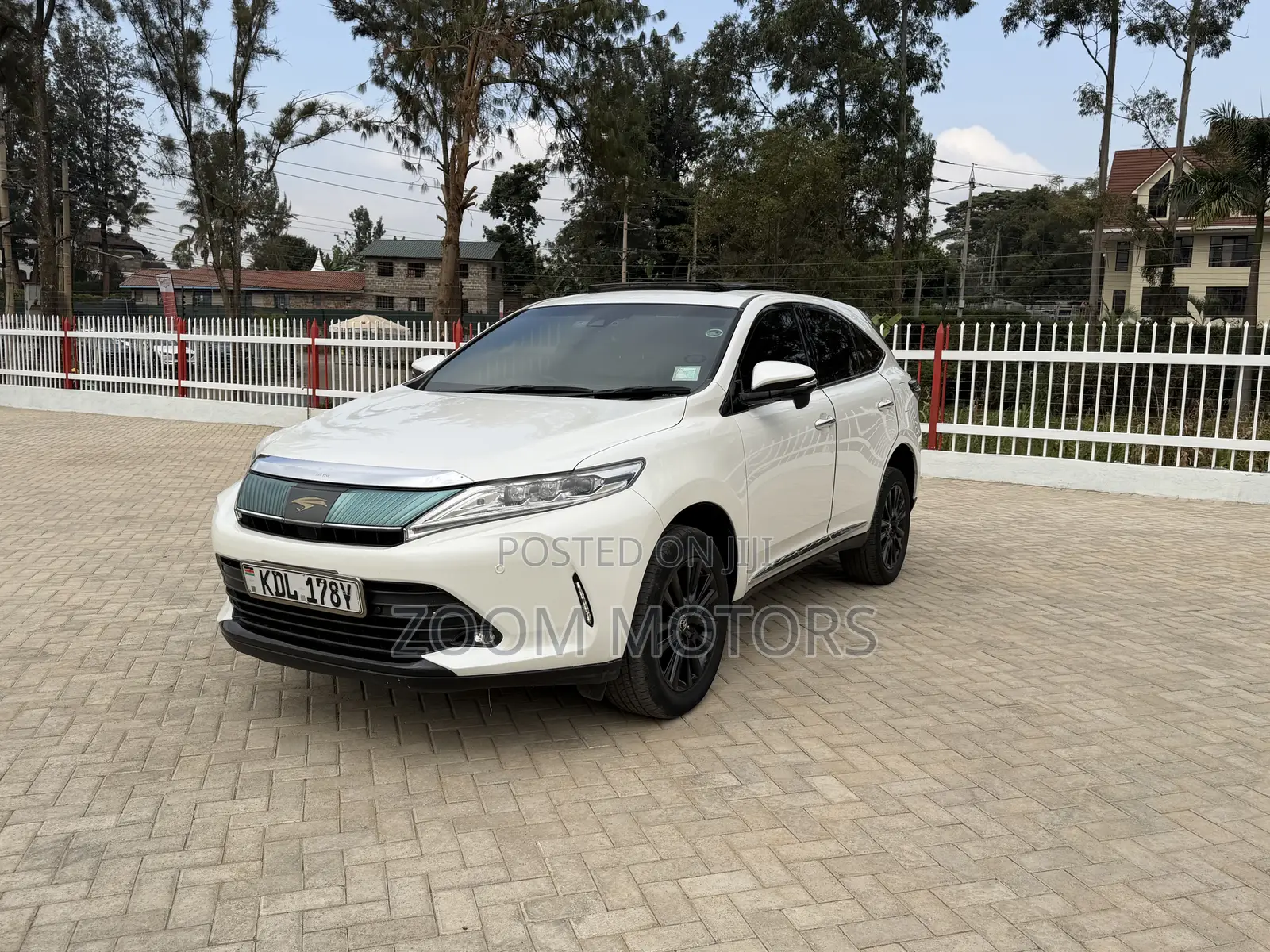 Toyota Harrier 2.0 2017 Pearl