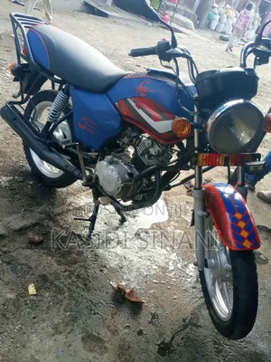 TVS HLX 125 2022 Red