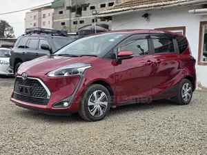 Toyota Sienta 2019 Red